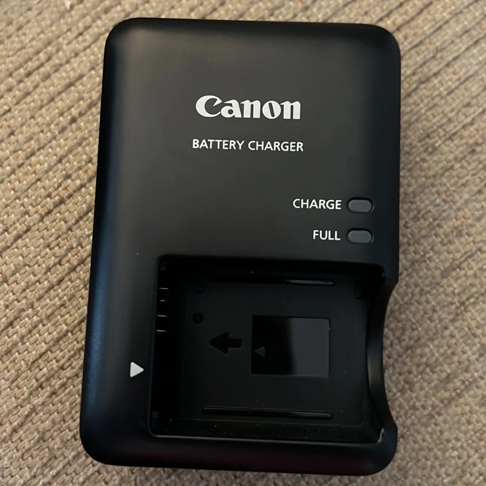 Canon Powershot SX50 HS Digital Camera and Case Logic Bag